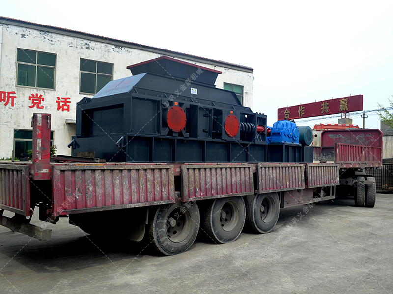 時產(chǎn)100噸瓜米石對輥制砂機多少錢？