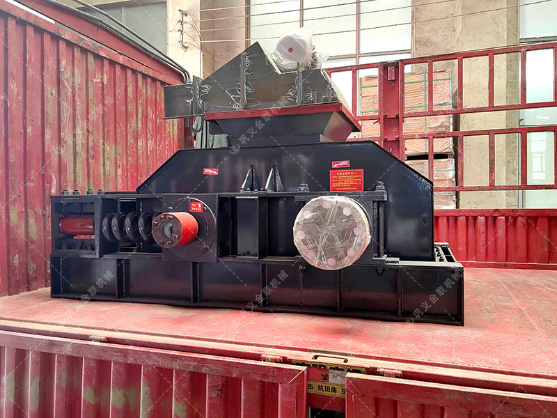 中型制砂設(shè)備2PG0806對輥制砂機發(fā)往河南